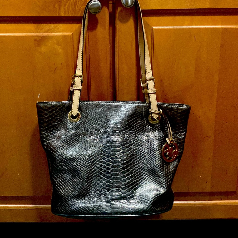 🩶💛⭐️ MICHAEL KORS SHOULDER BAG!!